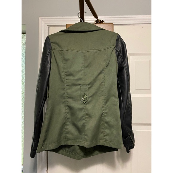 Faux Cargo Jacket - Picture 2 of 3